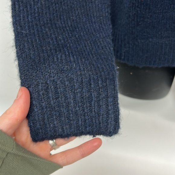 Women's Navy Sweater Pink Heart cupcakes, and cashmere‘s size ax Valentine’s Day - Picture 4 of 6